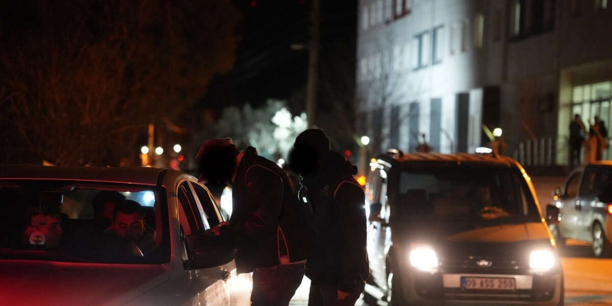 Menteşe’de Yılbaşı Öncesi Asayiş ve Trafik Denetimleri Artırıldı 14
